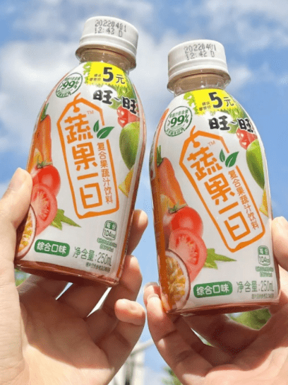 「旺旺」“蔬果一日”复合果蔬汁
