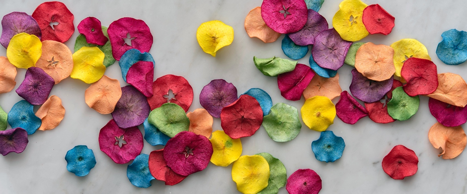 使用爱百瑞富色食品制作的休闲食品