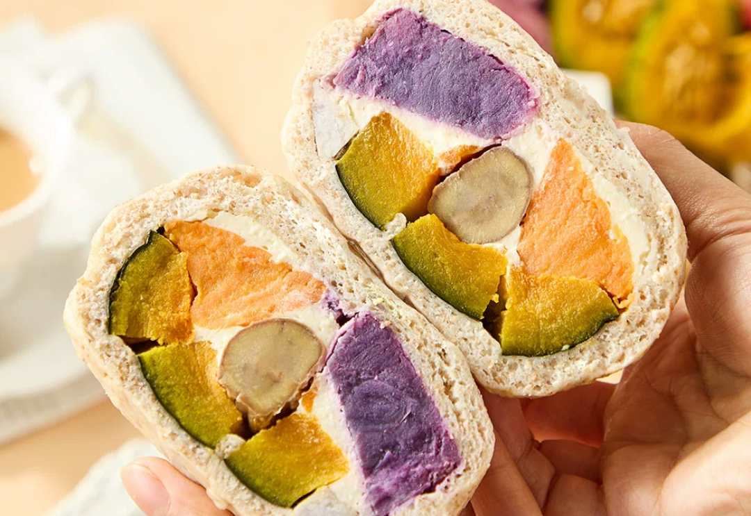 盒马、奥乐齐都在推的新式馒头，塞满粗粮切半卖，已经火了半年