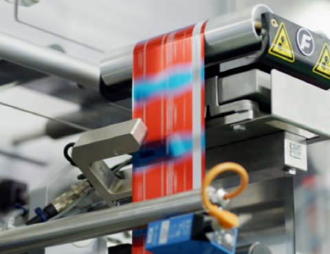 亿滋改善产品包装的卷膜结构,使其可回收