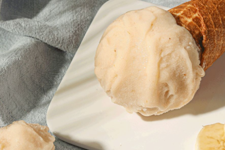 香蕉&荔枝雪芭蛋筒