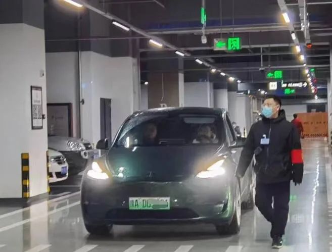 胖东来停车服务