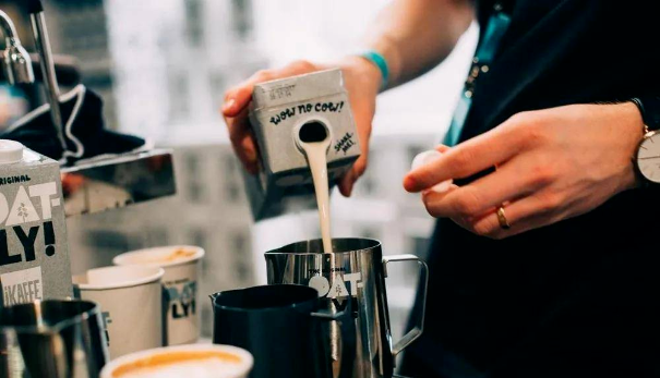 用oatly制作的燕麦拿铁