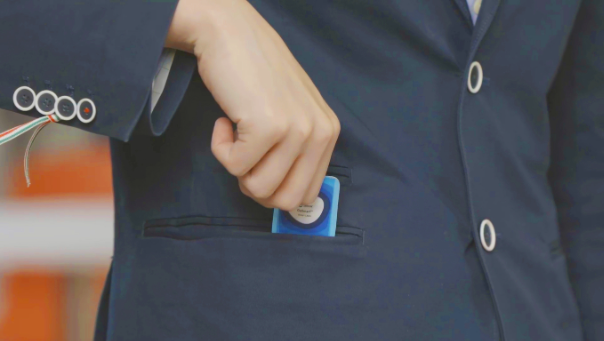 秒咔小巧轻便，方便携带