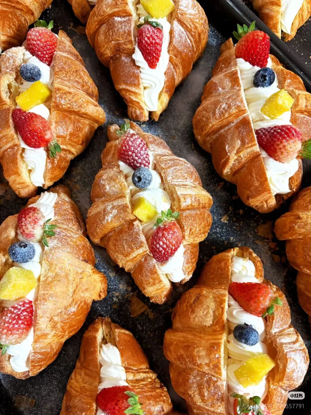 甜口面包热度回归，年轻人们不控糖了？