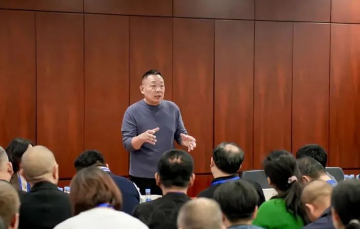 胖东来一直将“自由·爱”这一理念贯彻始终